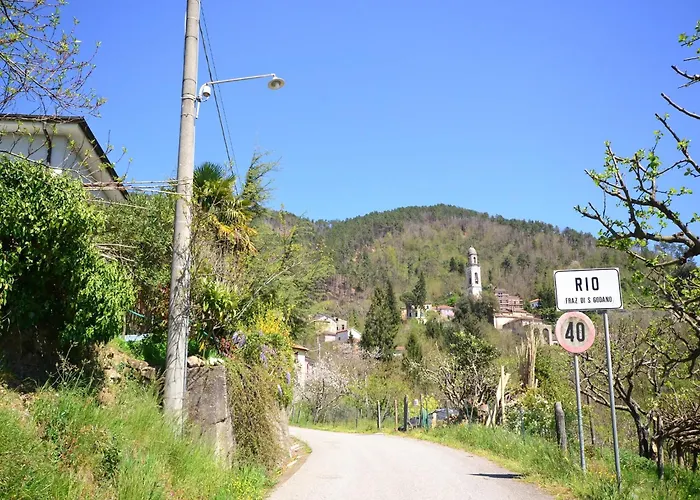 Casa vacanze In Rio Near Fishing Villages Sesta Godano